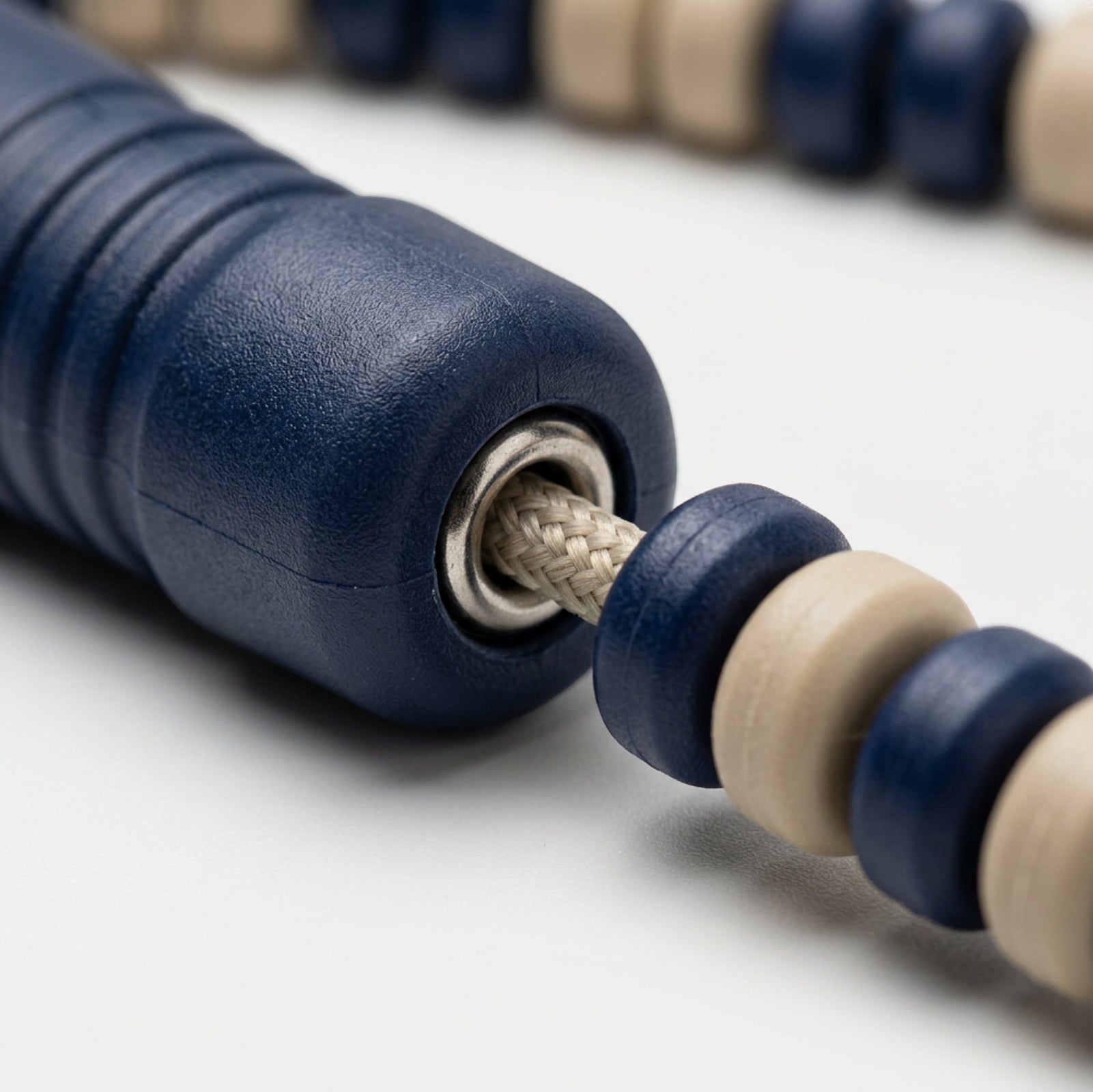 Ymxvk Beadtrack Segmented Jump Rope Adjustable 8.5 ft Navy Sand - Detail view